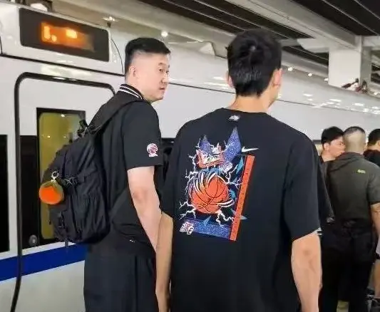 NBA锋线, div NBA锋线, div